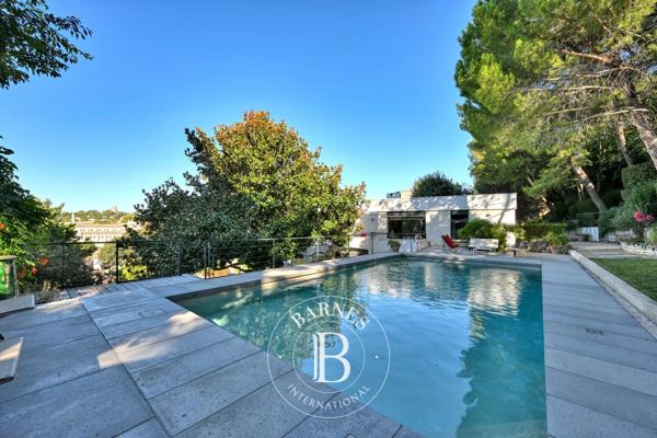 Nîmes, Maison 3 Chambres -  245 m² à vendre
