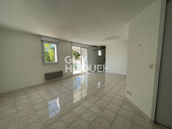 Appartement 3 pièces avec place de parking- Halles centre ville