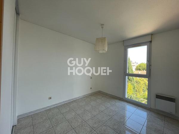 Appartement 3 pièces avec place de parking- Halles centre ville