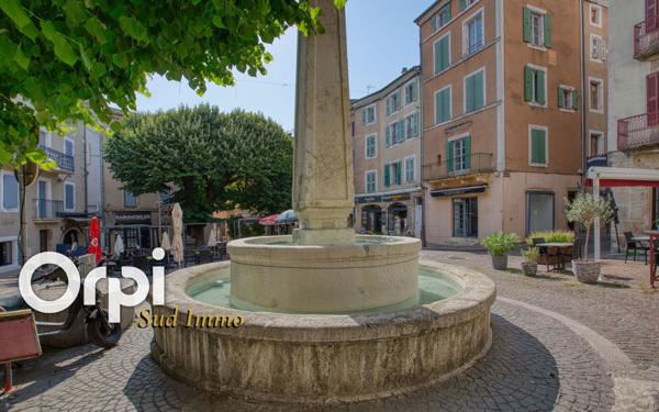 Immeuble à vendre    4 pièces •  Privas