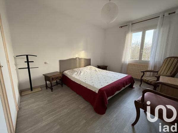 Maison traditionnelle 7 pièces de 151 m² à Jonzac (17500)