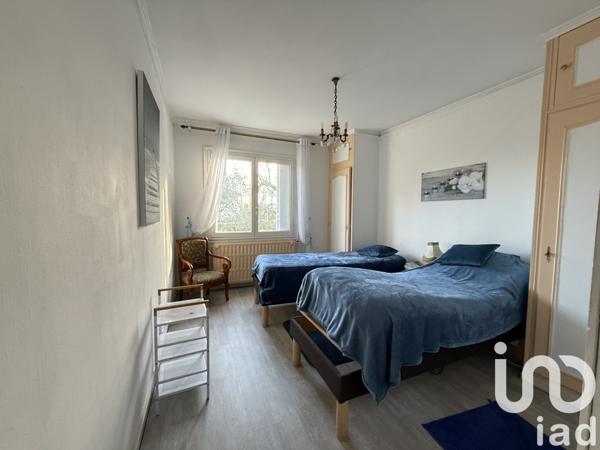 Maison traditionnelle 7 pièces de 151 m² à Jonzac (17500)