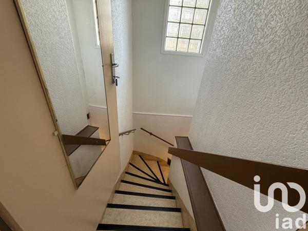 Maison traditionnelle 7 pièces de 151 m² à Jonzac (17500)