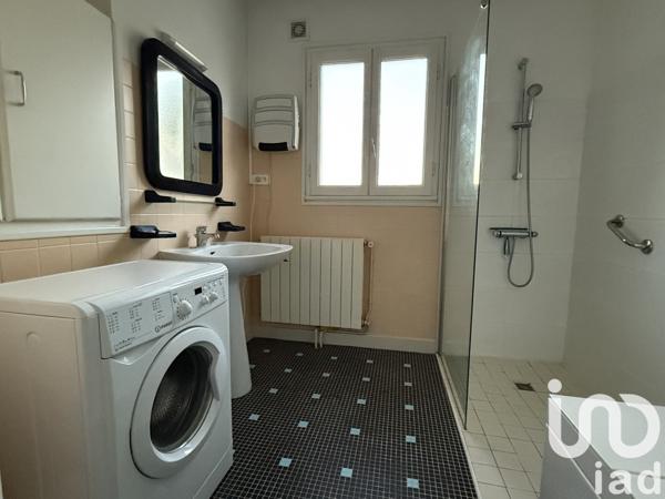 Maison traditionnelle 7 pièces de 151 m² à Jonzac (17500)