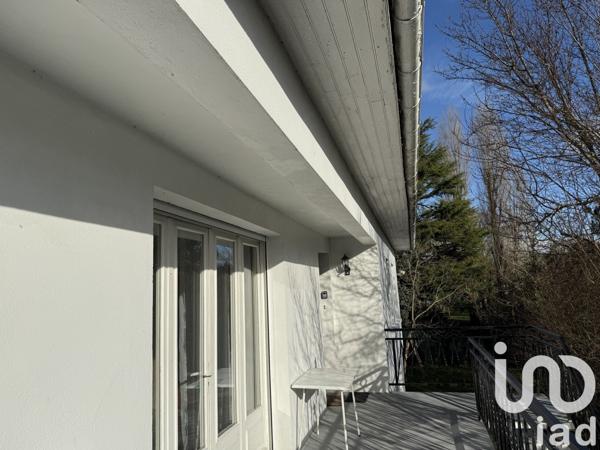 Maison traditionnelle 7 pièces de 151 m² à Jonzac (17500)