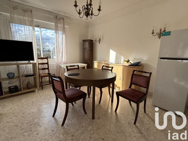 Maison traditionnelle 7 pièces de 151 m² à Jonzac (17500)