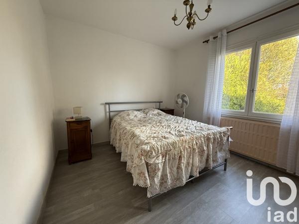 Maison traditionnelle 7 pièces de 151 m² à Jonzac (17500)