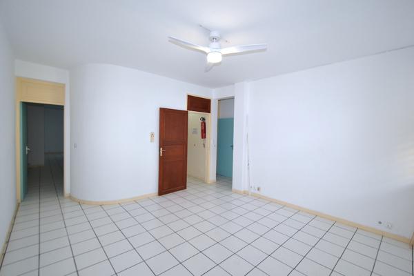 Appartement T4, très bon état, beaux volumes centre ville