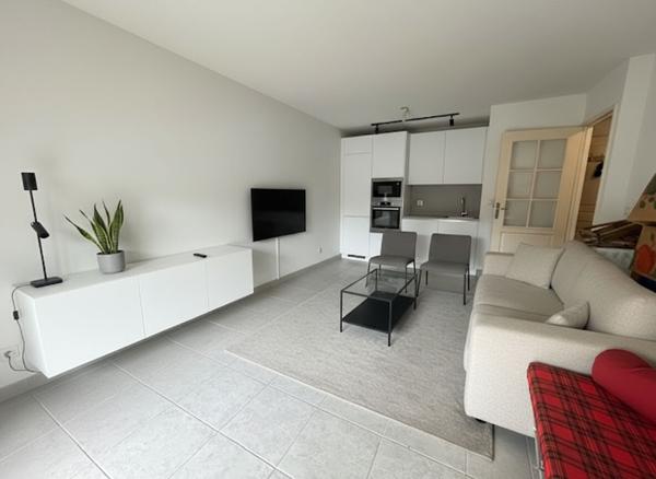 Cagnes Sur Mer 2P 39 m2 Terrasse Piscine Parking A rafraichir