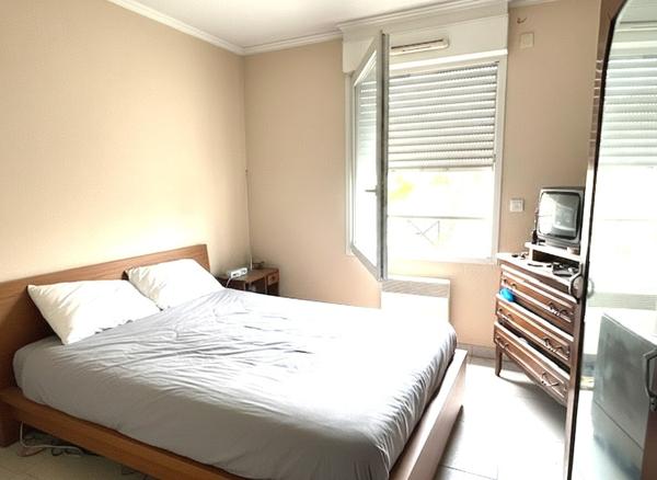 Cagnes Sur Mer 2P 39 m2 Terrasse Piscine Parking A rafraichir