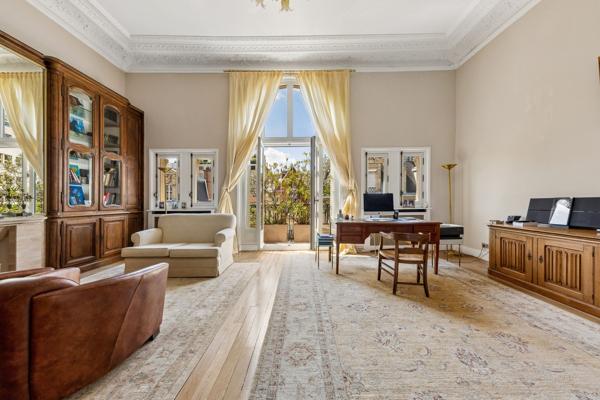 Vente Hôtel particulier Paris 16 8 Pièces 450 m²