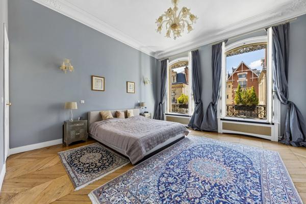 Vente Hôtel particulier Paris 16 8 Pièces 450 m²