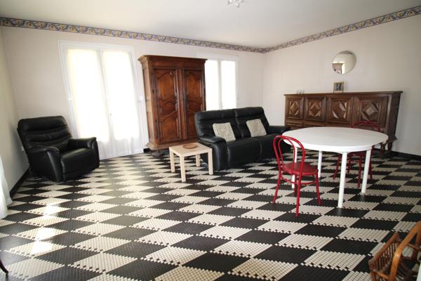 Rare à la vente maison à proximité immédiate du centre ville