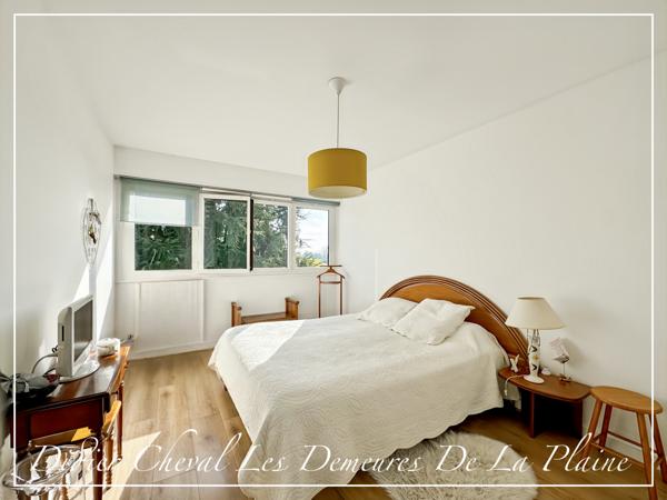 Noisy-le-Roi (78590) 98,82 m² DERNIER ÉTAGE SANS TRAVAUX