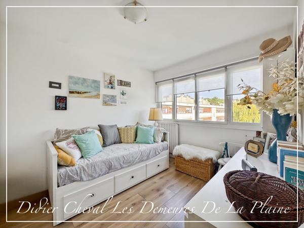 Noisy-le-Roi (78590) 98,82 m² DERNIER ÉTAGE SANS TRAVAUX