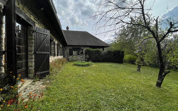 Maison à vendre    6 pièces • 165 m2 Mouchard