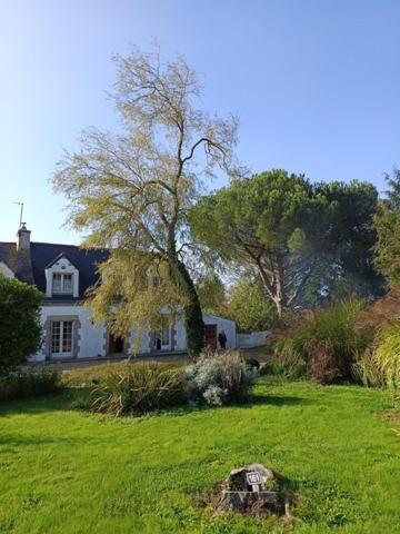 Au calme, dans une impasse, en campagne, 4,7 hectares de terrain,