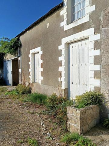 Au calme, dans une impasse, en campagne, 4,7 hectares de terrain,