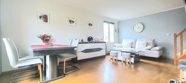 Coup de coeur en exclusivité ? Joli duplex 2 chambres avec box à Louvres