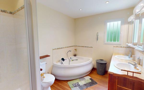 Maison à vendre    5 pièces •  Octeville-sur-Mer