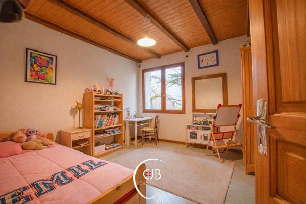 Maison aux Marches, 5 chambres et terrain d’1 hectare