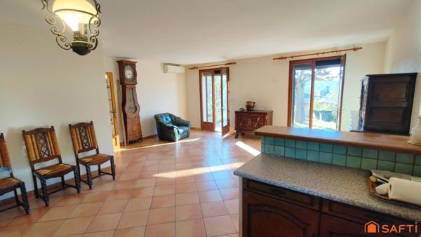 Maison de plein pied au calme avec grand sous sol