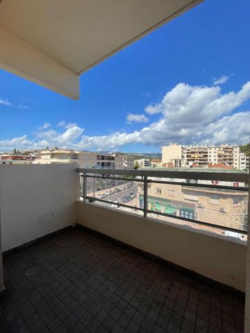 GRAND QUATRE PIÈCES RÉNOVÉ /// AVENUE ZIEM