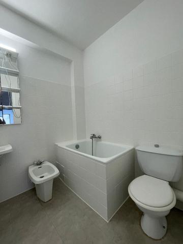 GRAND QUATRE PIÈCES RÉNOVÉ /// AVENUE ZIEM