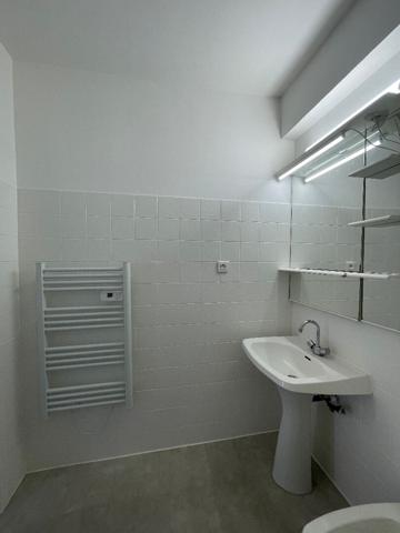 GRAND QUATRE PIÈCES RÉNOVÉ /// AVENUE ZIEM