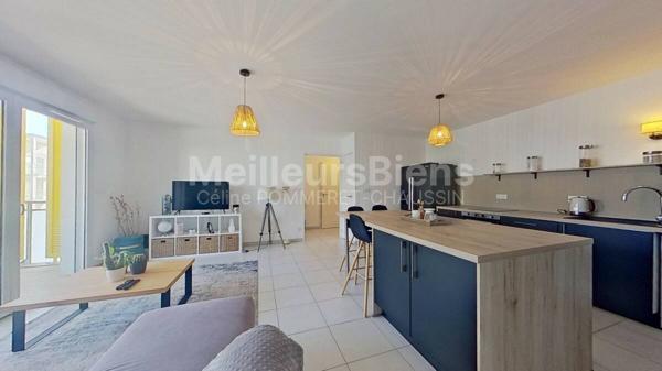 Appartement de 52m² avec un garage fermé.