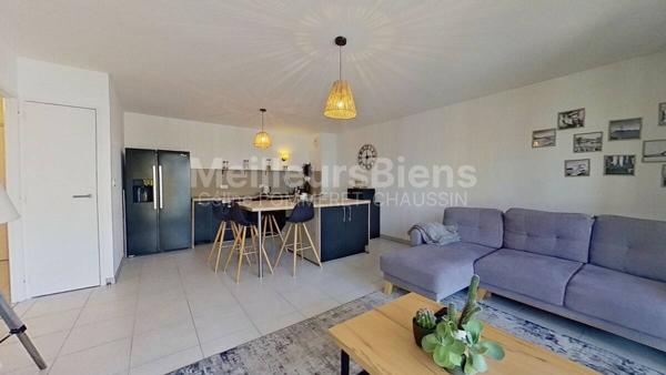 Appartement de 52m² avec un garage fermé.