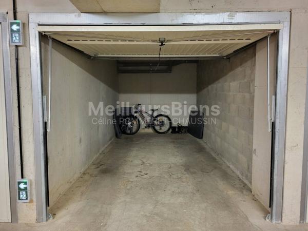 Appartement de 52m² avec un garage fermé.