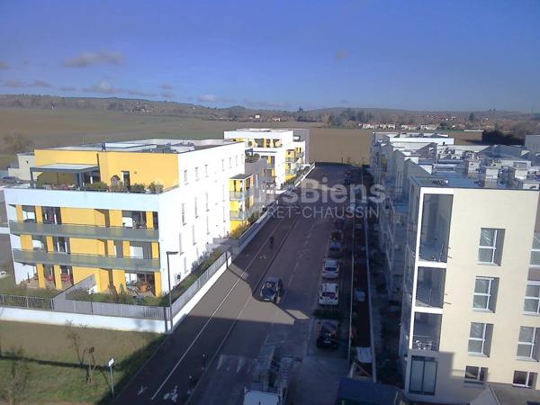 Appartement de 52m² avec un garage fermé.