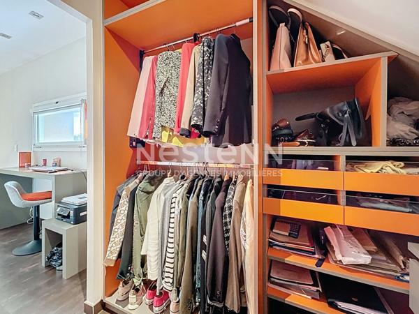 Superbe longère à vendre entièrement rénovée aux portes du Périgord Noir - 4 suites - 1 bureau - Piscine - Tennis - Basket - Parc d'environ 7 000 m²