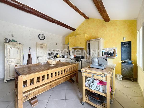 Exclusivité Nestenn ? Appartement 2 chambres avec vue sur les Alpilles à 5 min du centre-ville de Saint-Rémy-de-Provence