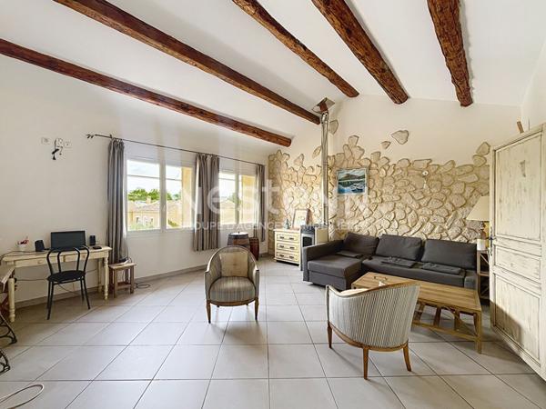 Exclusivité Nestenn ? Appartement 2 chambres avec vue sur les Alpilles à 5 min du centre-ville de Saint-Rémy-de-Provence