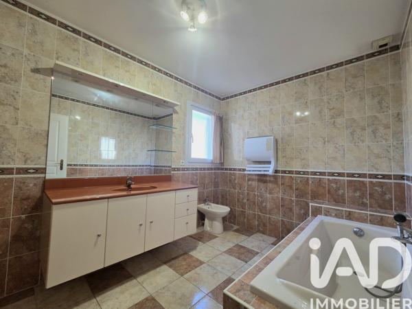 Maison à vendre 4 pièces 114 m² Entraigues-sur-la-Sorgue