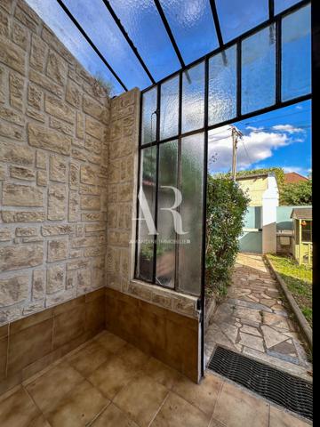 Saint-Maur-des-Fossés (94100) Maison familiale avec sous-sol total, garage et jardin