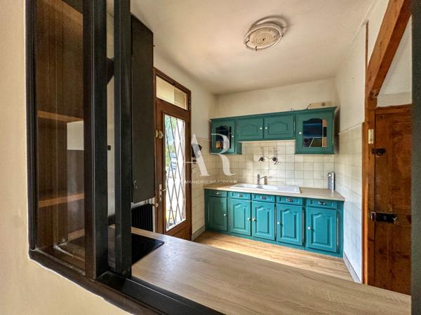 Saint-Maur-des-Fossés (94100) Maison familiale avec sous-sol total, garage et jardin