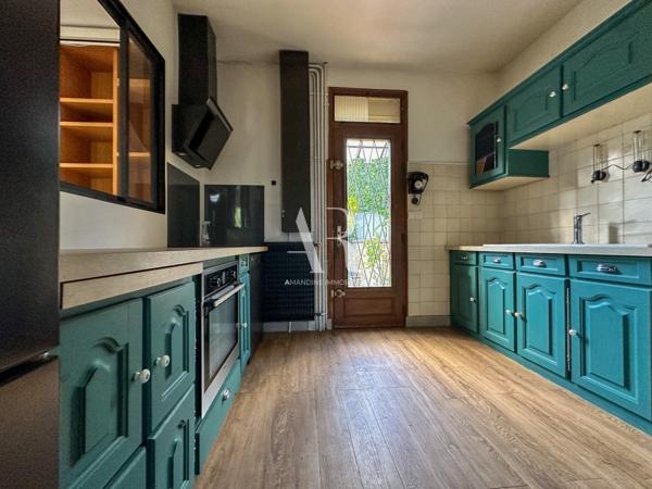 Saint-Maur-des-Fossés (94100) Maison familiale avec sous-sol total, garage et jardin