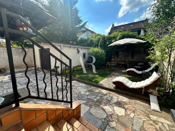 Saint-Maur-des-Fossés (94100) Maison familiale avec sous-sol total, garage et jardin