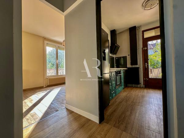 Saint-Maur-des-Fossés (94100) Maison familiale avec sous-sol total, garage et jardin