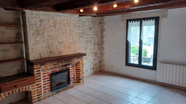 À vendre - Maison mitoyenne 2 côtés, 3 pièces située à Saint-Georges-sur-Cher (41400)