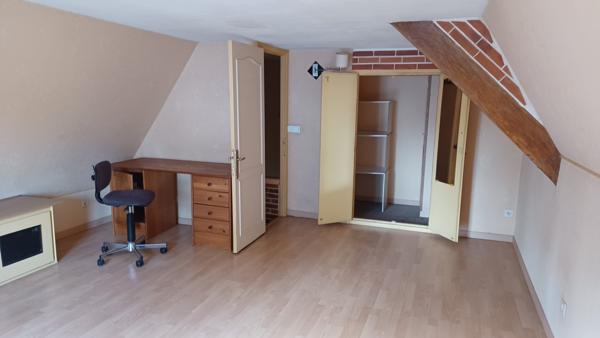 À vendre - Maison mitoyenne 2 côtés, 3 pièces située à Saint-Georges-sur-Cher (41400)