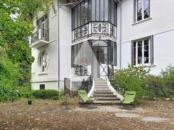 Maison 5 pièces 196 m2