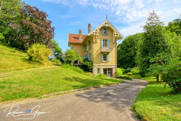 MAISON DE PRESTIGE SUR LES HAUTEURS DE NANCY – Parc arboré, vue exceptionnelle, piscine et jacuzzi – 10 pièces 298m2 NANCY (54)