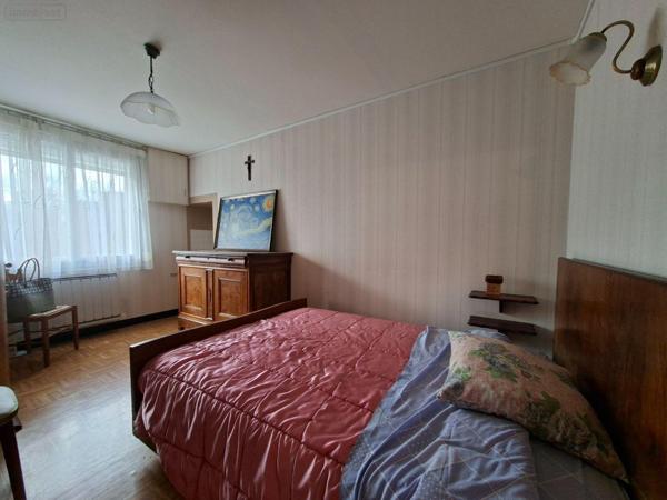 Maison à vendre à Argentonnay dans les Deux-Sèvres (79150), ref : AGM 79**