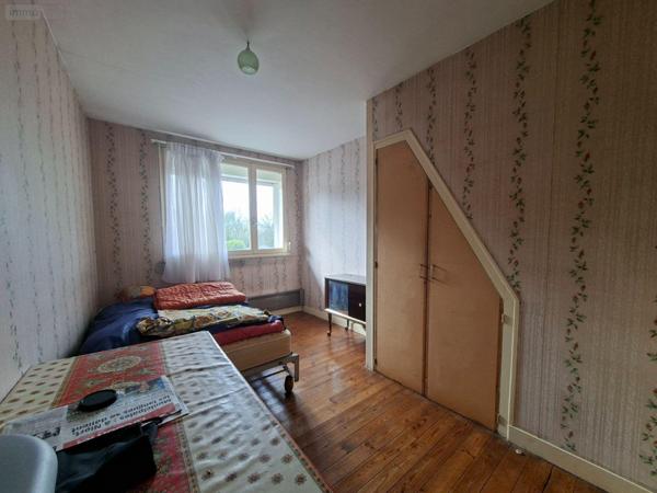 Maison à vendre à Argentonnay dans les Deux-Sèvres (79150), ref : AGM 79**