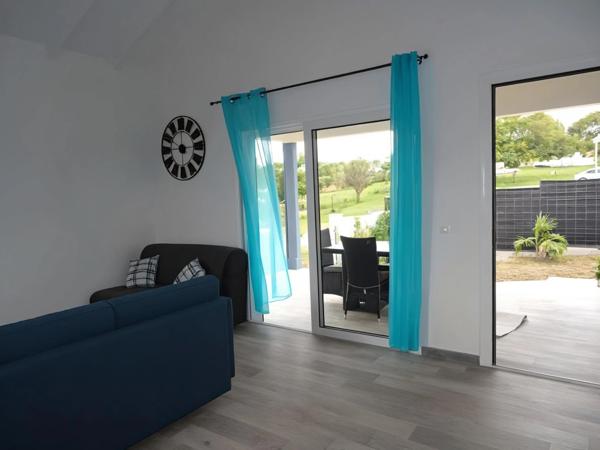 Propriété à vendre 3 logements de plain-pied, 9 pièces SAINTE ANNE GISSAC (971)