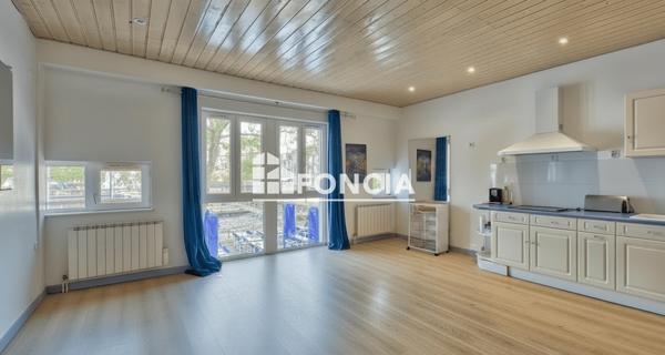 À vendre Local commercial 58.94 m² - La Rochelle 17000